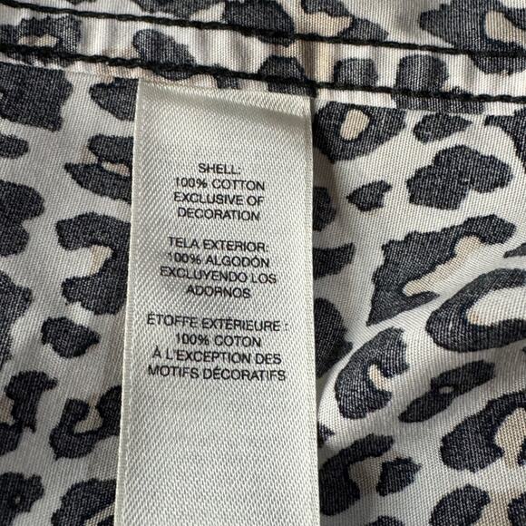 Chico’s SZ 1 (Medium) Top Leopard Zebra Print Button-Up 3/4 Sleeves Hi-Low Hem - Picture 8 of 10